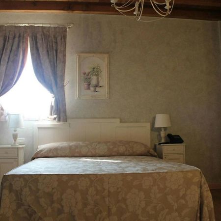 Relais Mondotella Pozzolengo Buitenkant foto