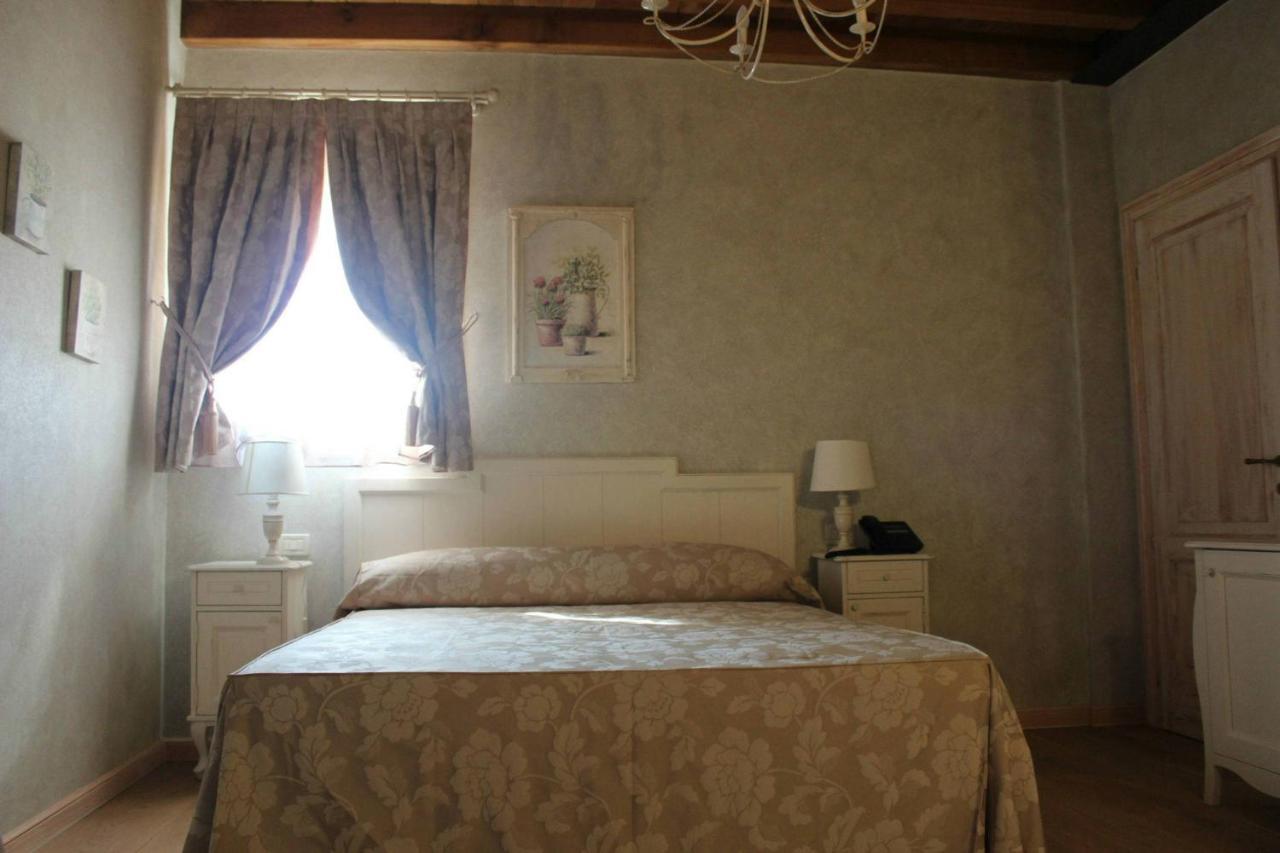 Relais Mondotella Pozzolengo Buitenkant foto